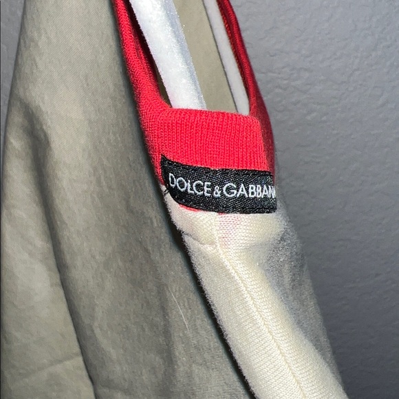 Dolce & Gabbana Beautiful Print Cream with Red Collar Top Size 9/10 - Picture 7 of 11